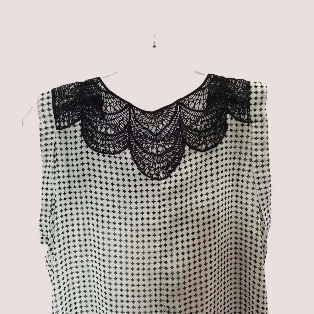 Pleione  White blk Polka Dot Crochet Knit Accent Blouse